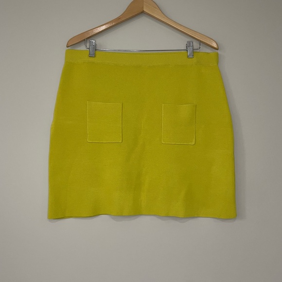 Anthropologie Dresses & Skirts - Flat White knit patch pocket mini skirt